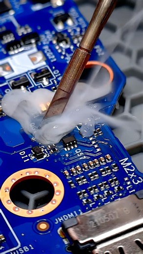 Dell Alienware 16 Aurora HDMI Fix 🖥️ | 2 MOSFET Replacement #dell #repair #electronics