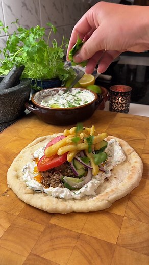 Hjemmelaget Gyros Pita Oppskrift - Skrapatallerken
