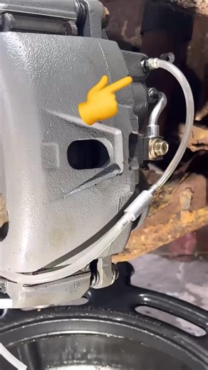 👉One-man brake bleed: getting those bubbles out 😎 #MobileMechanic #MechanicLife #BrakeBleeding #BrakeJob #AutoRepair #RustBeltMechanic #MyMobileMechanic #Carferno | My Mobile Mechanic / Auto Repair & Brake Replacement.