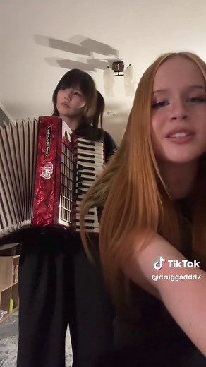 Accordeon Song: Around the World