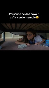 Se planquer sous le lit, c’est tout un art. 📺: THE KISSING BOOTH | Netflix