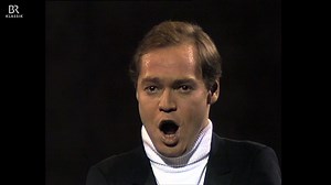 1988 holte Thomas Quasthoff beim Internationaler Musikwettbewerb der ARD einen ersten Preis 🥇 und sang unter anderem Schuberts "Erlkönig". Da der Wettbewerb 2020 Corona-bedingt nicht stattfinden kann, zeigen wir euch täglich ein Konzert-Highlight vergangener Wettbewerbsjahre.🤩 Hier geht es zum kompletten Video des Tages: www.br-klassik.de/concert/ausstrahlung-2267556.html | ARD Klassik