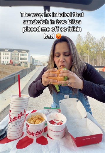 That's what he gets for inhaling food like that and not being considerate 😒 #rockpaperscissors #chickfila #fastfoodreviews #family #husbandwife