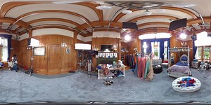 Take a look around the girls' dorm room/Evie's 4Hearts studio! | Disney Descendants