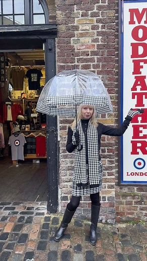 It’s perfect weather, for a quality umbrella. Fulton have over 60 years of history and a royal warrant. A practical and stylish addition to prevent you getting drenched. | The Modfather Clothing Company