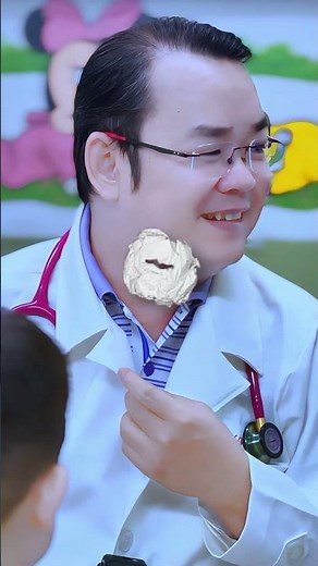 Bé đau mắt đỏ, mắt từng dính ghèn không mở lên được, hôm nay đã đỡ nhiều
