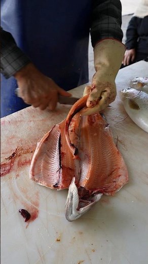 How Do Asian Markets Fillet Fish Perfectly?