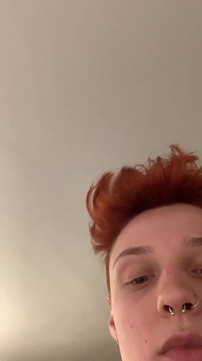 My upstairs neighbor do be doing the do while I’m trying to film #fyp #styletips