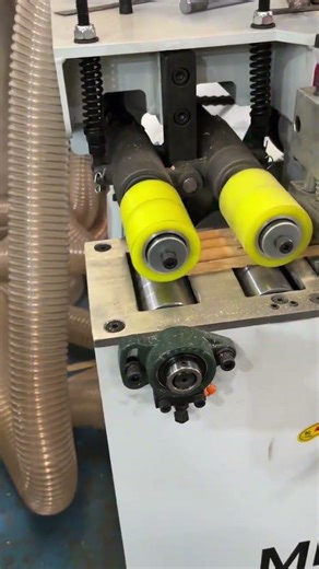 Wood dowel machine/ round wood bar machine/ round wood stick machine/ wecha/whatsapp:008615898837969