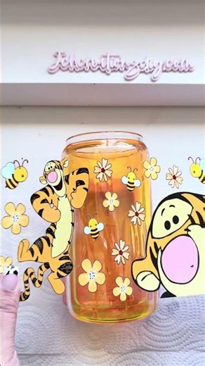 Tigger snow globe tumbler 🍯🐝 #snowglobetumbler #satisfying #asmr