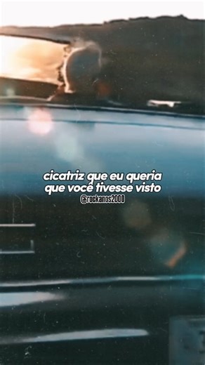 Rock Anos 2000 on Instagram: "With the birds I'll share this lonely viewin' 🎵 @chilipeppers Siga: @rockanos2000 🎵 Música: Scar Tissue 🎤 Artista: Red Hot Chili Peppers 📀 Álbum: Californication (1999) 💬 Lançada em 1999, Scar Tissue marcou o renascimento da banda com o retorno de John Frusciante. A faixa traz a mistura perfeita de melodia suave, letra reflexiva e aquele clima introspectivo que só o RHCP sabe criar. É uma música sobre cicatrizes — físicas e emocionais — e como elas moldam quem 