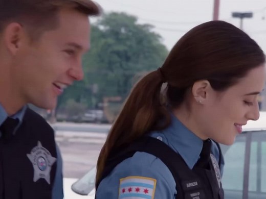 sorry i found this funny.. #seanroman #kimburgess #chicagopd #chicagomed #chicagofire #onechicago FAKE EVERYTHING