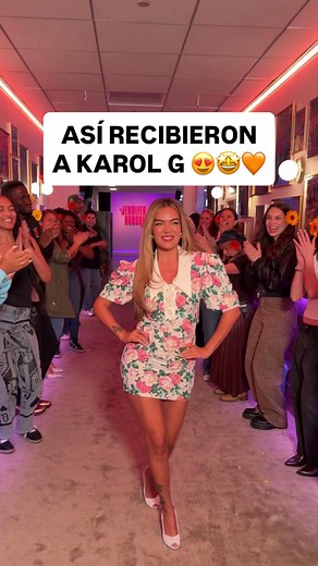 @KarolG fue recibida con una sorpresa en The Jennifer Hudson Show !👸🏻🧡🪇🪘 #karolg #karolgmusic #karolgfans #tropicoqueta | Reggaeton Colombiano