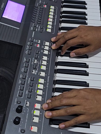 Discover Yamaha PSR S670 Keyboard Features and Samples