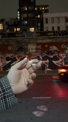 Herb on Instagram: "Friends, food, and gardening ALL DAY 🍃🙌🏼 Don’t forget to go open the Advent Calendar door if you want a chance to win free stuff!"