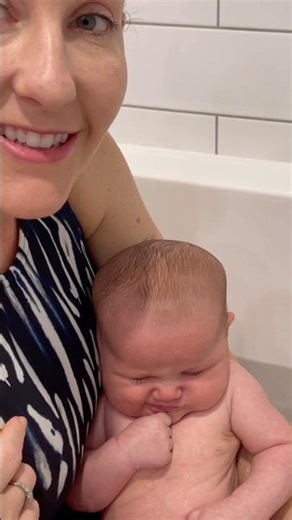 How to bath baby #baby #bathtime #baby swimming #learning #parentingtips