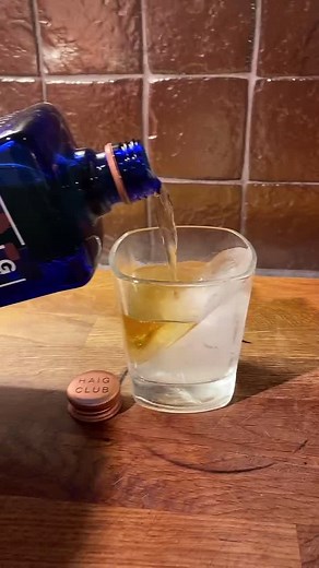 Ice wedge whiskey 🥃 🧊 #haigclubman #haigclub #haig #icewedge #shots #whiskey