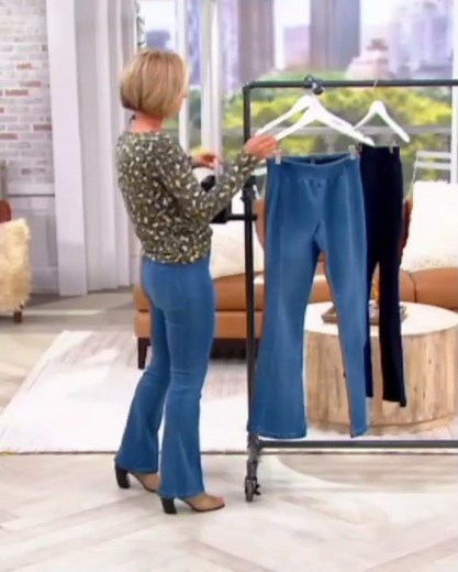 QVC host Kerstin Lindquist looking good in jeans 02