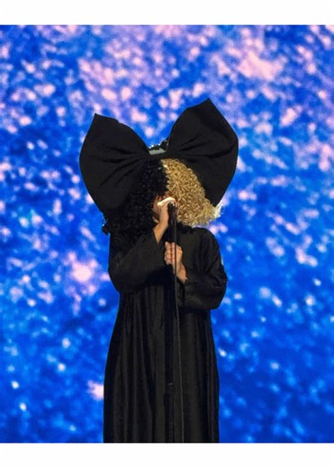 Sia's Unstoppable Performance at Breakthrough Prize 2025