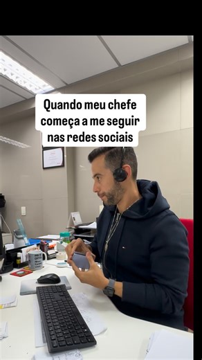 Artur Spíndola | Humor | Gatos| Rotina Fitness on Instagram: "Minha segunda casa #trabalho #job #chefe #clt #humor #comedia"