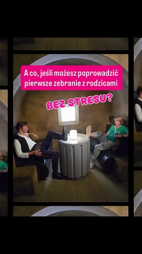 🤔A co, jeśli możesz poprowadzić pierwsze zebranie z rodzicami bez stresu? (no, prawie bez 🤣) 📌Na początku powiedz, jak bardzo się cieszysz, że przyszli spotkać się z tobą. Przedstaw się zawodowo, nie umniejszaj swojej rangi, nawet gdy jesteś dopiero początkującym nauczycielem. Jesteś przecież kompetentna i wykwalifikowana. 📌Uchyl rąbka tajemnicy o swoim prywatnym życiu. Ale delikatnie. To w końcu obcy ludzie, nie muszą wiedzieć o Tobie więcej. Pokaż po prostu ludzką twarz. Wystarczy. 📌Stara