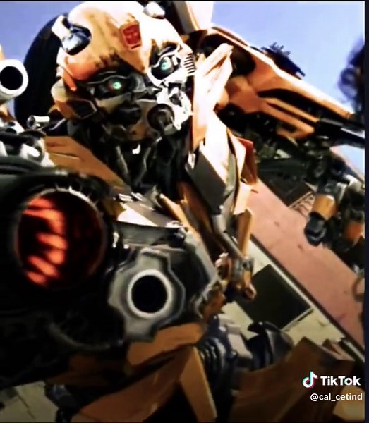 Bumblebee Transformation in Dark of the Moon | Optimus Prime & More!