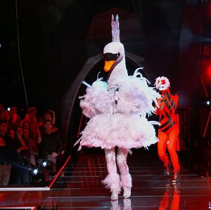 Bella Thorne left the nest! 🦢 What does she have to say about her experience as Swan? | The Masked Singer
