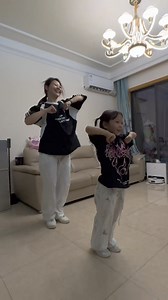When mum becomes dancing genius After learning dance with her daughter together, a Chinese mum suddenly found her amazing dancing talent. (cr. 23903827647) #family #love #dance | T-Time HK