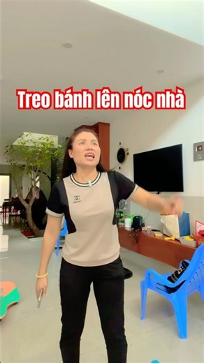 Hanging cakes on the roof #shortvideo