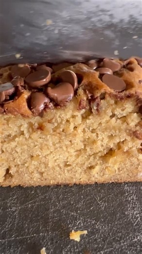 The Best Banana Bread - if you don’t agree, I will be shocked! * https://www.the-girl-who-ate-everything.com/not-your-ordinary-banana-bread/ | The Girl Who Ate Everything