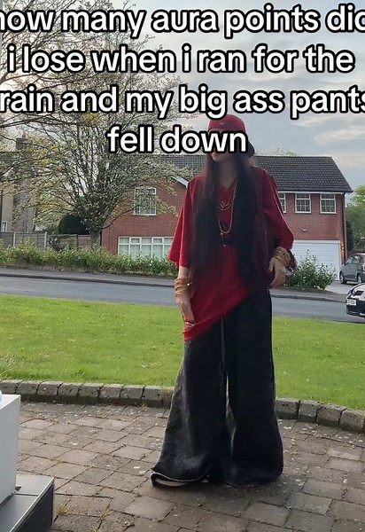 Funny Fit Check: Pants Fall Down While Running