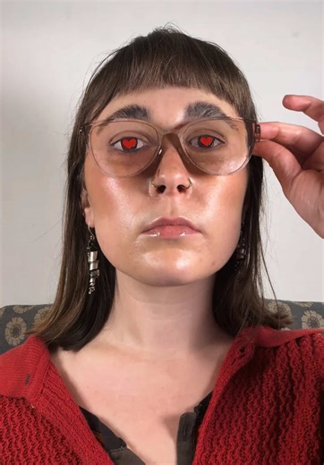 You don't need to be an artist to be heart-eyed this Valentine’s Day! 😍❤️ Shop our Eyewear Love collection! @Millybampainti #Eyebuydirect #ValentinesDay #Artist