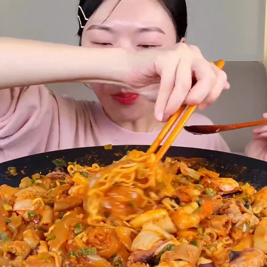 ASMR Spicy Octopus, Tripe & Shrimp with Ramen and Glass Noodles 🍤🔥 Real Eating Sounds MUKBANG | Rajni Parihar