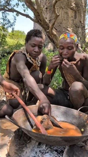 Breakfast Time! See How Bushmen Enjoy Traditional Food in the Wild 🌿🔥 #africa #shorts #villagelife
