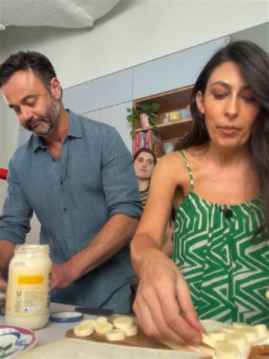 Who's tried @courtneylcook's banana mayo and onion mayo sandwiches? #tastetest #foodcombo #weirdfoodcombos
