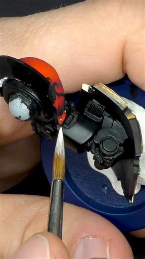 A video and PDF tutorials about painting the left arm of my Galatus Dreadnought of Adeptus Custodian are available on my patreon. I the newest PDF tutorial I made a list of the colors that I used and they Vallejo alternatives 🙂 #warhammercommunity #warhammer