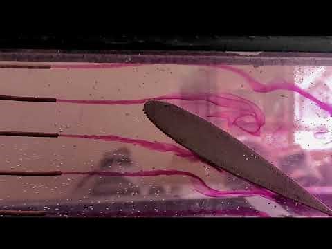 Water tunnel flow visualisation over airfoil