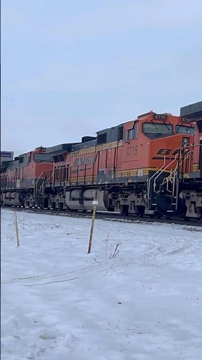 BNSF 4715 (Ex Warbonnet) & 995 H1 trail 4th & 5th in Mazon IL #railroad #railway #train #railfan
