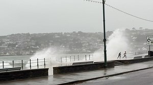 The Atlantic was in full force that day back in September 2024, hurling huges waves, seaweed, and small stones all over the promenade. It was wild, dramatic, and incredibly exciting to capture on camera. #penzance #penzancecornwall #penzanceprom #storms #storm #hugewaves #roughsea #roughseas #stormchasing #stormdamage #waves #cornwall #cornwallcoast | JV's Cornwall