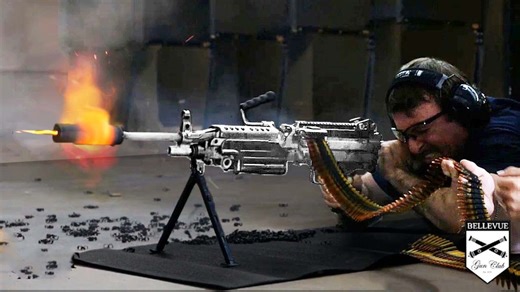 M249连续射击700发直至枪口熔毁!