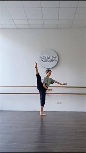 contemporary dance improvisation performance #contemporarydance #improvisation #improvisationdance