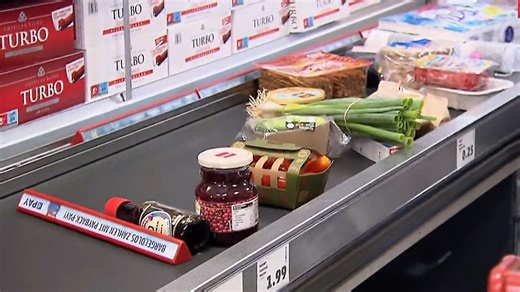 Knigge-Expertin gibt Einkauftipps - Wer sollte den Warentrenner aufs Kassenband legen?