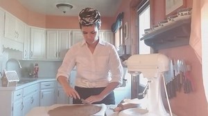 Make a strong gingerbread that's good for decorating! Try this recipe, then snap a pic of your gingerbread house and tag me or post it in the comments below.Someone's going to be happy they did😉😗😂 Full recipe here: https://betterbatter.org/sturdy-gingerbread-houses-instructions-construction Want to eat your creation? Use the same technique with our gingerbread people recipe here: https://betterbatter.org/gingerbread-people This recipe is gluten free and top eleven free! Corrected captions sho