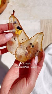 My favorite garnish for fall, candied pear slices! I absolutely love how they turned out - but I made a few mistakes along the way 😂. Here are instructions & tips, recipe inspiration from the always-creative @sibster 🤍🍐 Instructions: • Thinly slice 2 pears (I used Bosc) - they have to be almost paper thin, some were too thick and don’t have the “glass” effect. • Simmer for 30 minutes in 1.5 cups of sugar 1.5 cups of water, until pears start to become almost translucent. • Place pear slices on