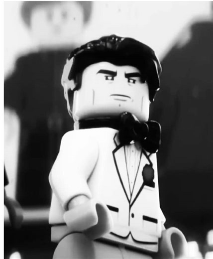 Bruce casually giving a stranger like $1M worth of gold 🥹 #batman #legobatman #legomovie #blowup #lego Song: NOBLE - F3biiii