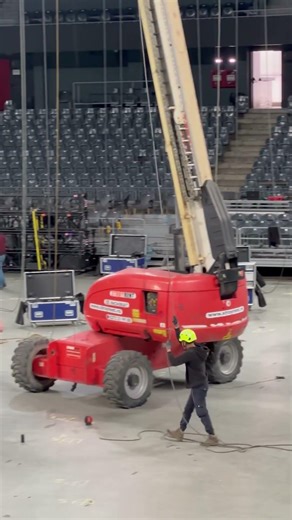 “Setting Up Circus Show Romania 🇷🇴”