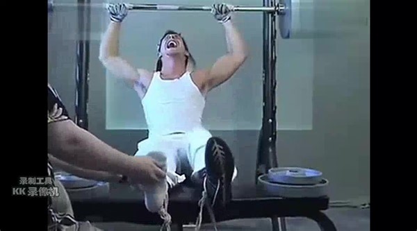 健身房里的白袜子帅哥