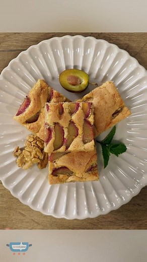 JamilaCuisine | Pandispan cu prune si nuca, prajitura perfecta de toamna | JamilaCuisine | Instagram