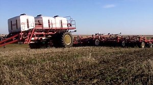 Seeding winter wheat with Salford's disc drill and its vertical tillage implement - AgCanada
