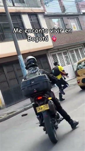 Taxi vs motorcycle, who was at fault? Let me know in the comments #Accident #Motorcycles #TaxiDri...